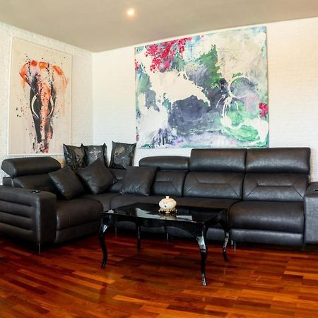 Luxury Apartamento En Rio Real Marbella Bagian luar foto