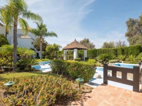 Luxury Apartamento En Rio Real Marbella Bagian luar foto