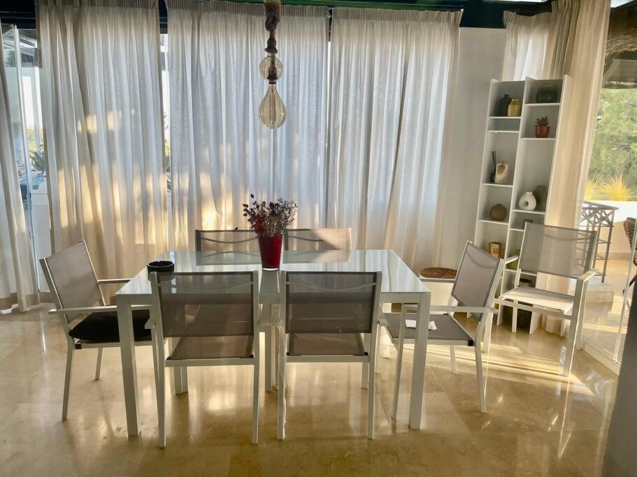 Luxury Apartamento En Rio Real Marbella Bagian luar foto