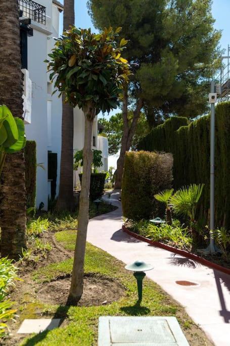Luxury Apartamento En Rio Real Marbella Bagian luar foto