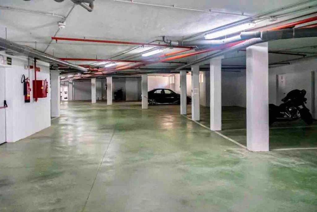 Luxury Apartamento En Rio Real Marbella Bagian luar foto