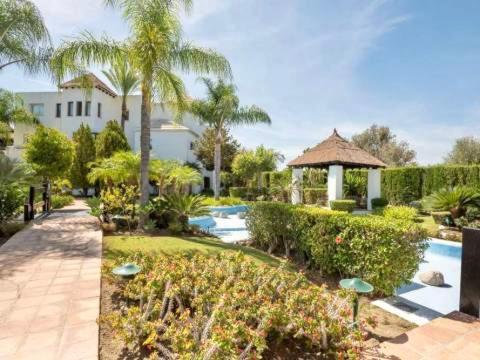Luxury Apartamento En Rio Real Marbella Bagian luar foto